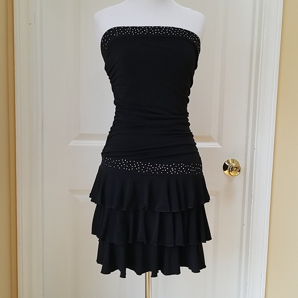 NWOT Amy Byer Strapless black mini dress. Size MJ.
